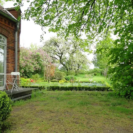 Apartment Spacious With Garden In Boisendorf